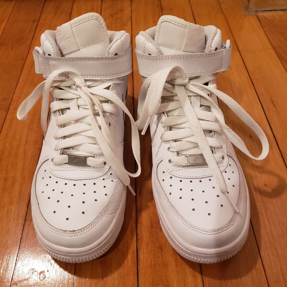 Nike Air Force 1 Mid Sneakers